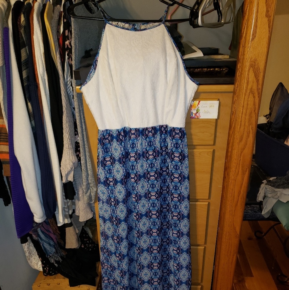 Floor length blue and white casual dress medium